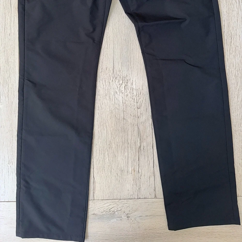 Vince Black Straight Jeans Timeless Style